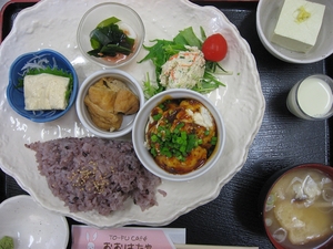 豆腐団子の麻婆ソースがけ